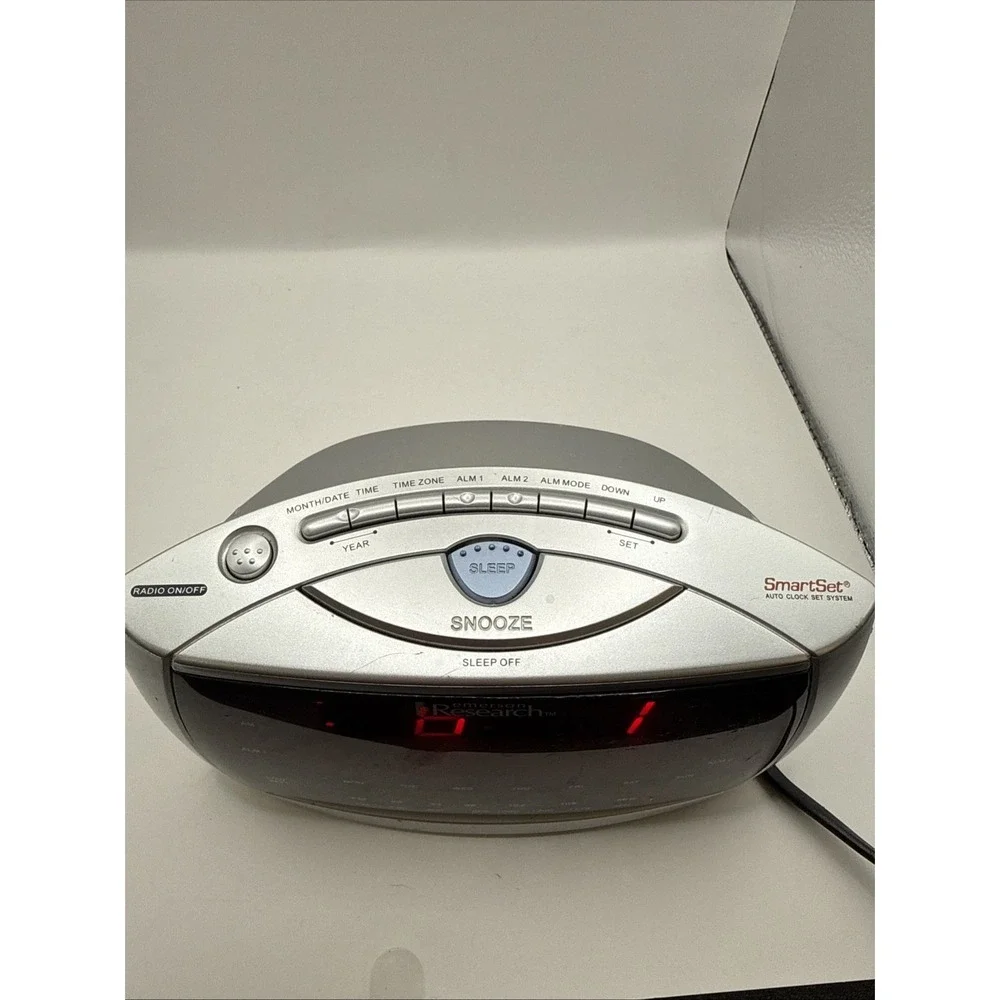 Emerson Research CKS3029 SmartSet AM/FM‎ Radio Alarm Clock